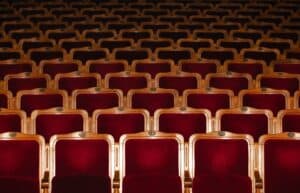 Don't Miss the Okoboji Summer Theater This Year / The Best Okoboji Hotels