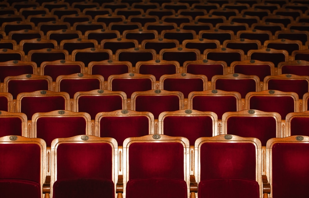 Don't Miss the Okoboji Summer Theater This Year / The Best Okoboji Hotels