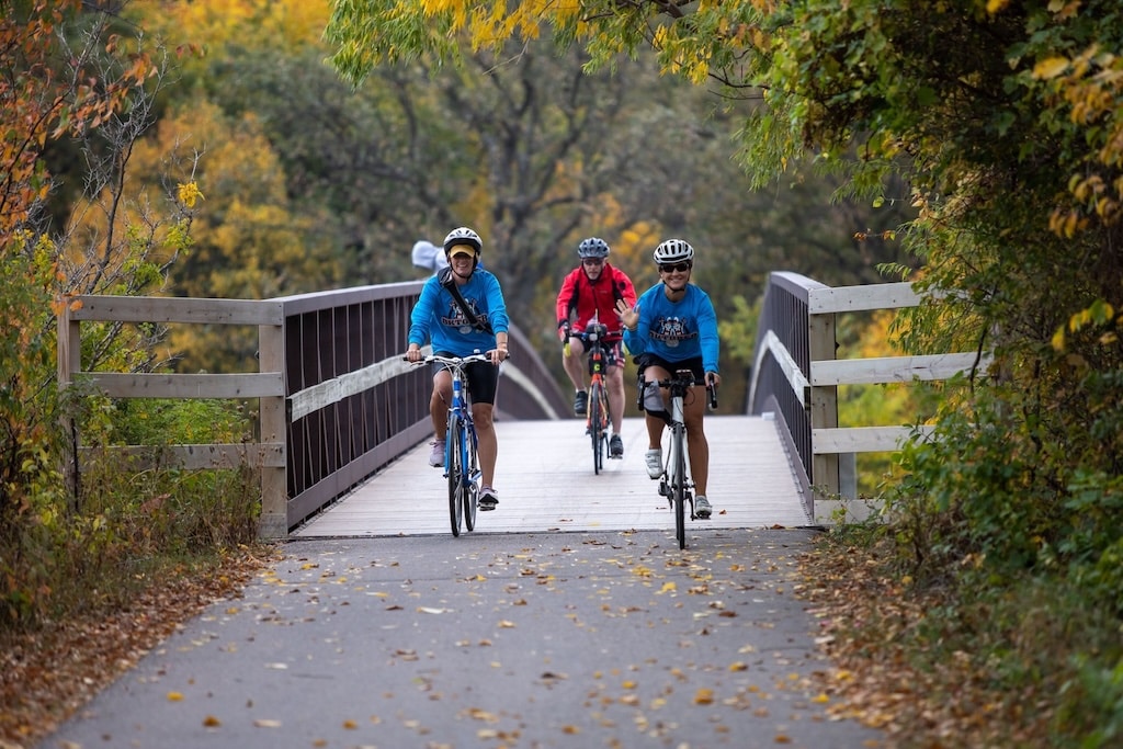 One of the Best Okoboji Hotels for Couples / The Best Things to Do in Iowa For Couples This Fall